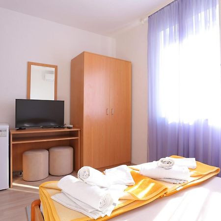 Double Room Tucepi 5263D Εξωτερικό φωτογραφία
