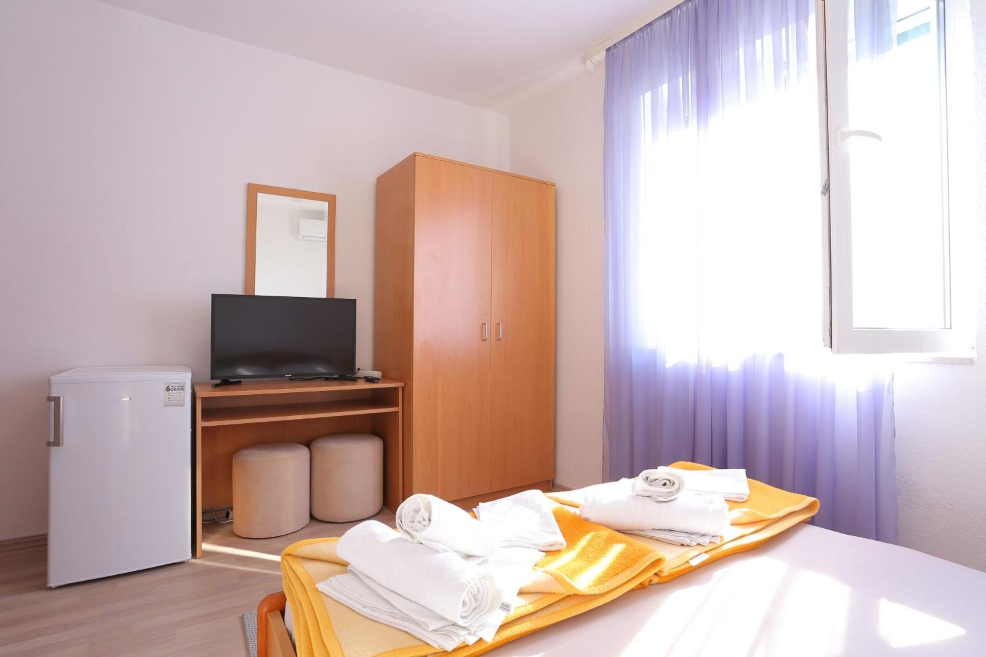 Double Room Tucepi 5263D Εξωτερικό φωτογραφία